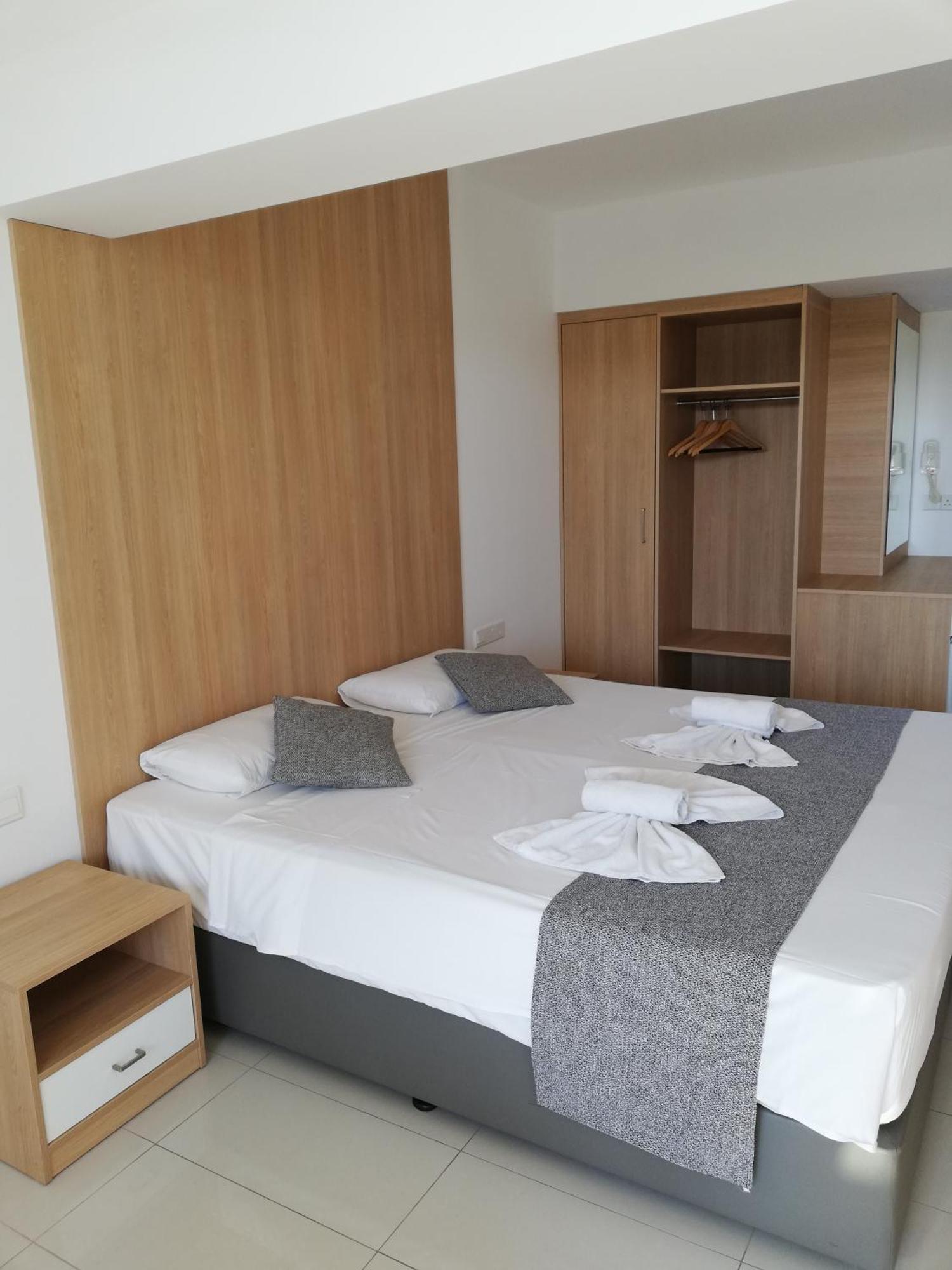 Joy Hotel Apts Айя-Напа Екстер'єр фото